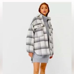 Stradivarius Women’s Shacket- Size Small- Grey, black and white plaid